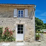 La Maison Des Grands Bambous - L'angoumois L'aunis La Saintonge La Boutonne Holiday home Louzignac