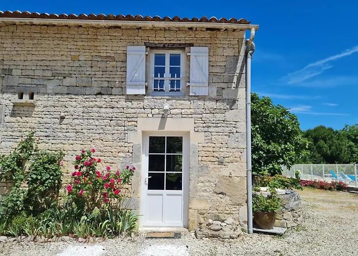 La Maison Des Grands Bambous - L'angoumois L'aunis La Saintonge La Boutonne בית נופש Louzignac